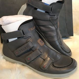 Tsubo women’s bots/trainers Gray Size 10